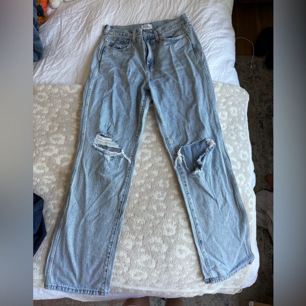 Pistola Distressed Straight Jeans